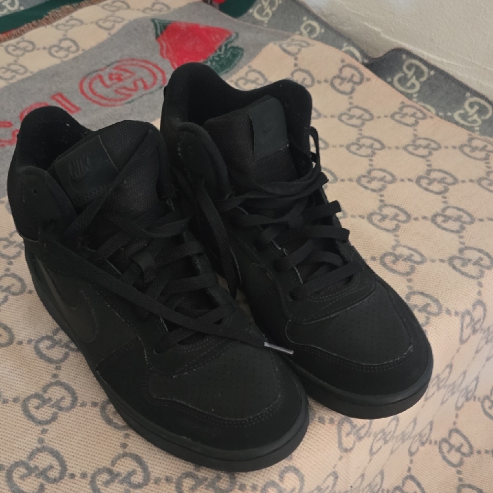 Nike Men's Black Sneakers